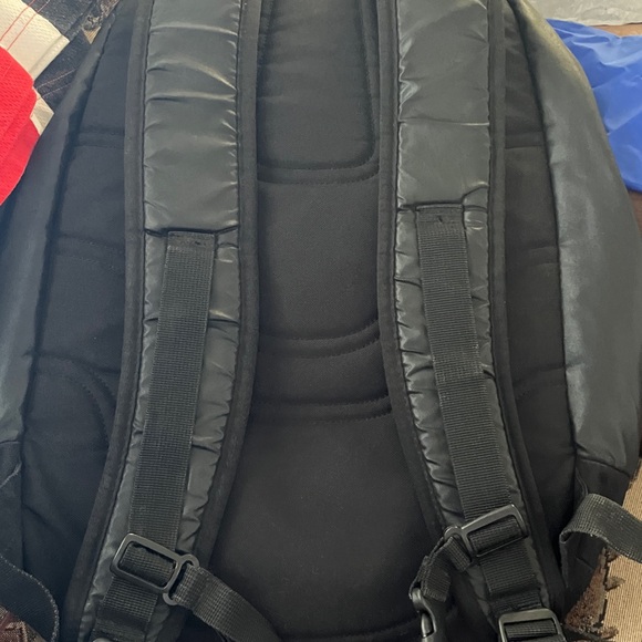 Gravis Black Backpack - Picture 10 of 10